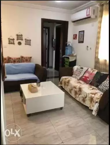 Wohn Klaar eigendom Studio F/F Wohnung  zu vermieten in Doha #11570 - 1  image 